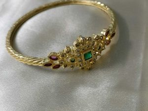 Elegant 22kt Gold Plated Bangle with Green Stone