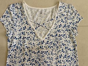GAP Printed T-shirt with cutout neck