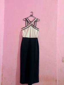 Chic Black and White jumpsuit ( no belt)