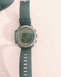 Men's Analog Watch. Like New. Good Condition.