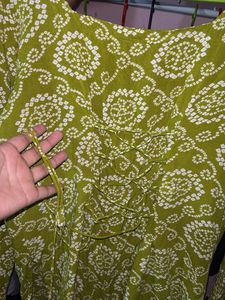 Green Bandhani Print Kurta with Lace Trim