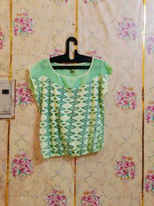 🇳🇿💫🎀Stylish Green Geometric Print Top