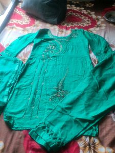 Beautiful Emerald Green Kurta Set