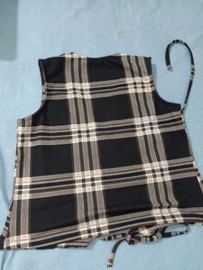Stylish Plaid Wrap Top