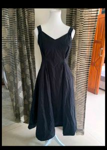 Elegant Black Midi Dress