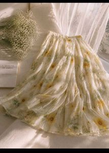 H&amp;M gorgeous skirt