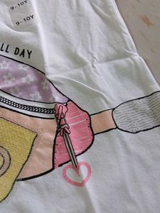 9-10 year Girls White T-Shirt with Fun Graphic
