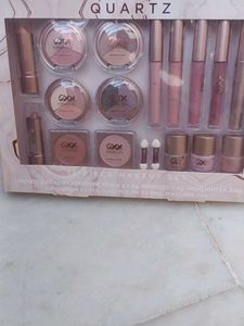 18 Pieces Makeup Kit