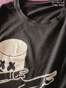 2 black tshirt..well used