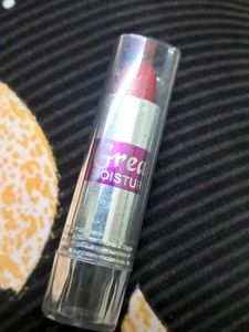 Red color lipstick