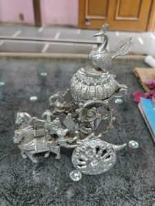 Mahabharat Rath Silver Colored Metallic Showpiece