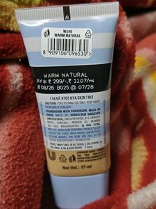 Lakme 9 to 5 Hyaluronic Skin Tint SPF 40