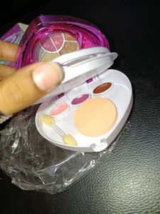 combo of T.Y.A Fashion Make-Up Kit