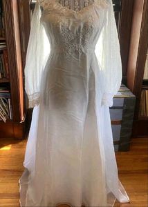 Lace Vintage Wedding Dress/ Gown