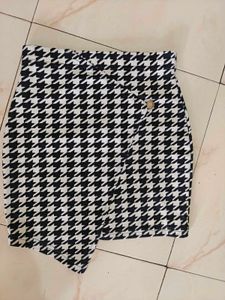 Houndstooth Mini Skirt