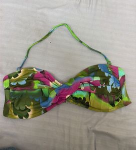 LUXE Vibrant Floral Twist Bikini Top
