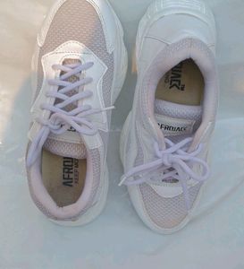 White Shoes👟