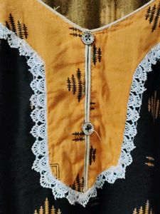 Comfortable Black &amp; Yellow Nightgown