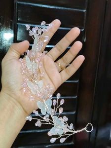 Elegant Floral &amp; Butterfly Hair Vine