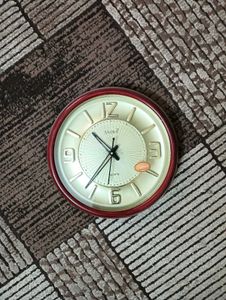 Classic wall clock 🤎