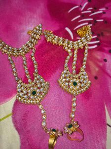 Intricate Emerald &amp; Gold Indian Bridal Jewellery S
