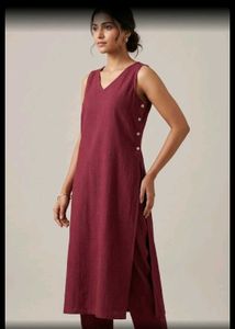 Maroon V-Neck Sleeveless Kurta