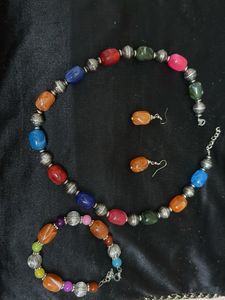 Colorful Beaded Jewelery Set With Bracelet