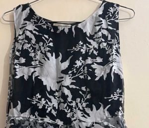 Chic Black &amp; White Floral Dress