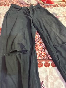 H&amp;M black Rugged jeans 👖