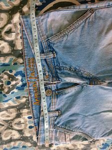 American Eagle Light Wash Jeans