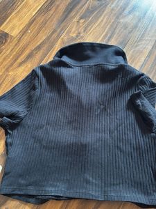 black crop top