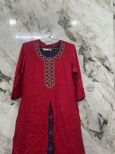 red max kurti