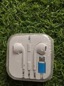 Apple EarPods with Lightning Connector