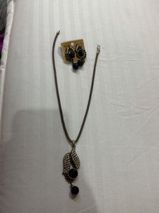 Elegant Black Pendant Necklace & Earrings Set