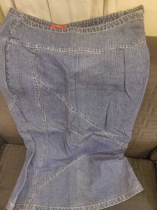 Stylish Denim Skirt with Unique Panel Design