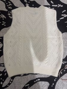 Cream Knit Sleeveless Sweater Vest
