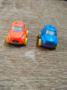 Set of 2 Toy Cars