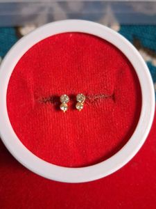 Sparkling Stud Earrings gold