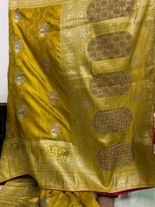 Beautiful Yellow Saree With Blouse