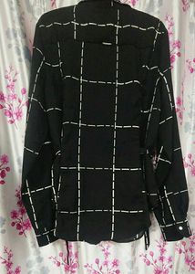 Chic Black &amp; White Grid Wrap Blouse