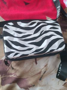 Sling Bag Black And White