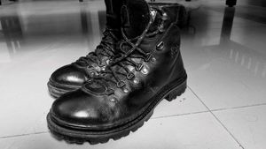 Woodland Softy Boots with Care Kit