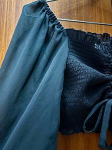 Chic Black Ruched Crop Top