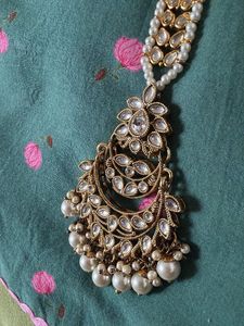 Elegant Pearl &amp; Kundan Maang Tikka