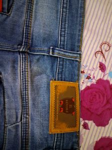 Distressed Blue Denim Jeans Waist 32 inch
