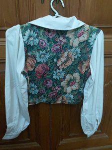 Floral Print Cropped Blouse