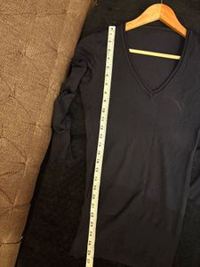 Classic Black V-Neck Long Sleeve Top