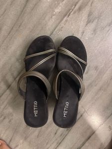 Stylish Women's Sandals Set