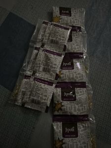 MOOIE Hook &amp; Eye Sets pack of 8 Stitch material