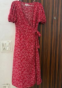 Chic Red Floral Wrap Dress